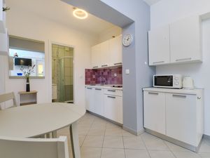 23929947-Ferienwohnung-3-Mali Lošinj-300x225-4