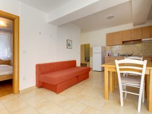 23930008-Ferienwohnung-4-Mali Lošinj-300x225-2