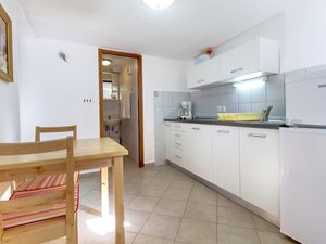 23930046-Ferienwohnung-2-Mali Lošinj-300x225-2