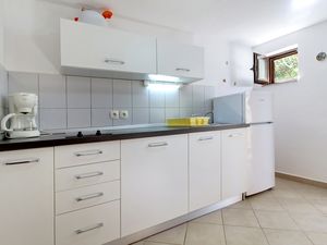 23930046-Ferienwohnung-2-Mali Lošinj-300x225-3