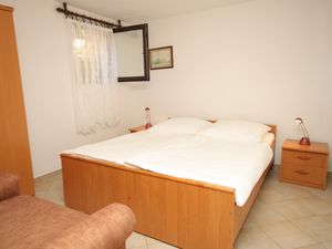 23930046-Ferienwohnung-2-Mali Lošinj-300x225-4