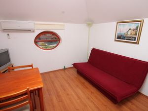 23929971-Ferienwohnung-4-Mali Lošinj-300x225-3