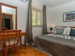 23931071-Ferienwohnung-3-Mali Lošinj-300x225-4