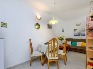 23926803-Ferienwohnung-3-Mali Lošinj-300x225-3