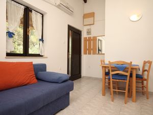 23930001-Ferienwohnung-3-Mali Lošinj-300x225-1