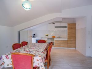 23932362-Ferienwohnung-5-Mali Lošinj-300x225-5