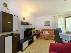 23926804-Ferienwohnung-4-Mali Lošinj-300x225-5