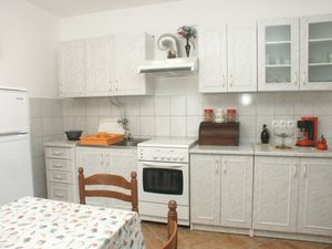 23926798-Ferienwohnung-4-Mali Lošinj-300x225-3