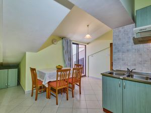 24029179-Ferienwohnung-3-Mali Lošinj-300x225-2