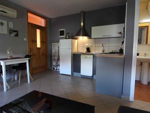 23781614-Ferienwohnung-2-Malinska-300x225-5