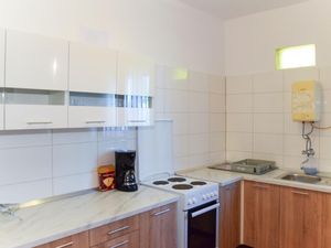 22453213-Ferienwohnung-8-Malinska-300x225-5