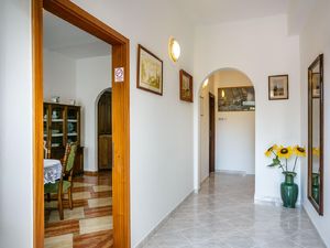 23372037-Ferienwohnung-2-Malinska-300x225-4