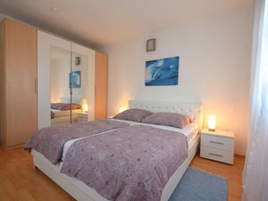 23973701-Ferienwohnung-2-Malinska-300x225-2