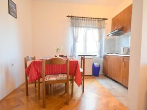 5523462-Ferienwohnung-4-Malinska-300x225-4