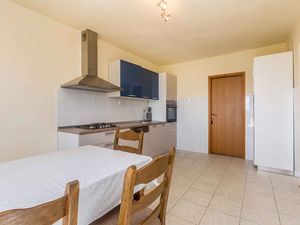 23769045-Ferienwohnung-3-Malinska-300x225-2