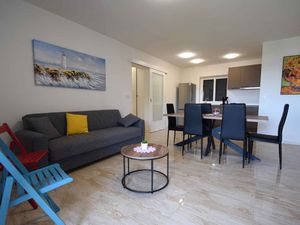 23770515-Ferienwohnung-6-Malinska-300x225-5