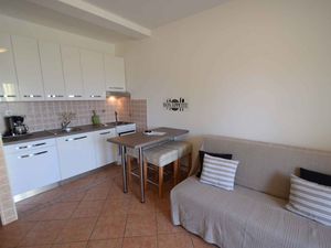 23777649-Ferienwohnung-3-Malinska-300x225-4