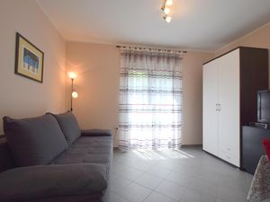 4287227-Ferienwohnung-2-Malinska-300x225-5