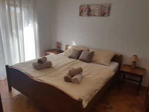 22453975-Ferienwohnung-6-Malinska-300x225-1