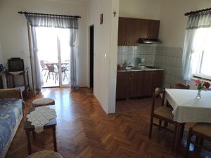 22453277-Ferienwohnung-4-Malinska-300x225-3