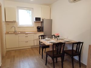 22447745-Ferienwohnung-4-Malinska-300x225-0