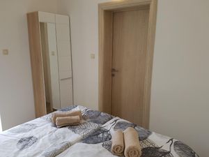 22447745-Ferienwohnung-4-Malinska-300x225-5