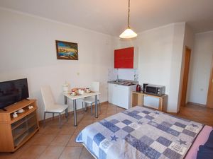 18300151-Ferienwohnung-2-Malinska-300x225-5