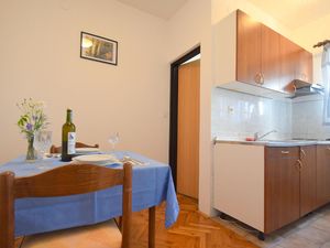 5547564-Ferienwohnung-2-Malinska-300x225-3