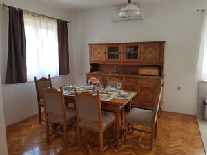 22440615-Ferienwohnung-6-Malinska-300x225-5