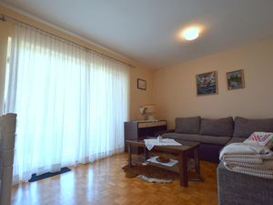 18131421-Ferienwohnung-4-Malinska-300x225-4