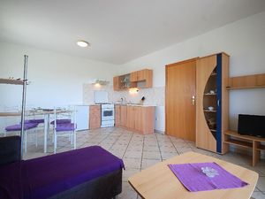 23027749-Ferienwohnung-4-Malinska-300x225-2