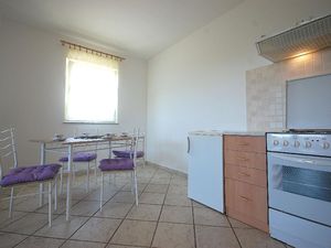 23027749-Ferienwohnung-4-Malinska-300x225-5