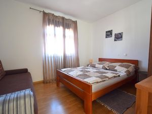 23973689-Ferienwohnung-4-Malinska-300x225-5