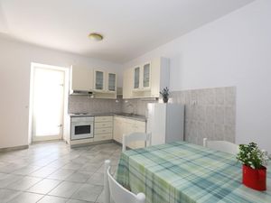 19348307-Ferienwohnung-4-Malinska-300x225-4