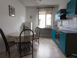 19348289-Ferienwohnung-4-Malinska-300x225-2