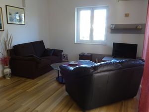 21530917-Ferienwohnung-4-Malinska-300x225-4