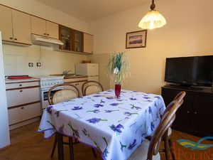 21605705-Ferienwohnung-2-Malinska-300x225-3