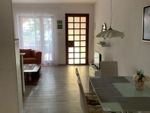 23933828-Ferienwohnung-4-Malinska-300x225-4