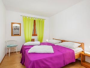 23724889-Ferienwohnung-4-Malinska-300x225-5