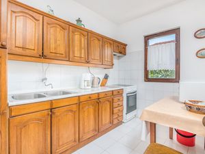 23724898-Ferienwohnung-5-Malinska-300x225-4