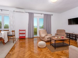 23726847-Ferienwohnung-6-Malinska-300x225-4