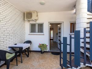 23739134-Ferienwohnung-4-Malinska-300x225-2