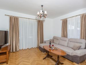 23752930-Ferienwohnung-6-Malinska-300x225-2