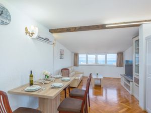 23752935-Ferienwohnung-4-Malinska-300x225-3