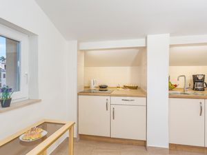 23752935-Ferienwohnung-4-Malinska-300x225-5