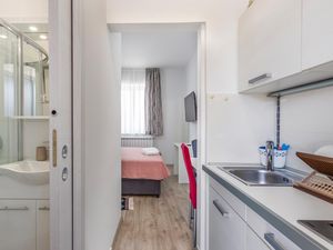 23755260-Ferienwohnung-2-Malinska-300x225-4