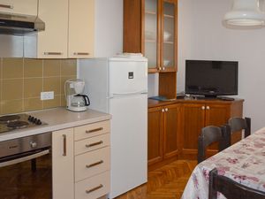 24002032-Ferienwohnung-6-Malinska-300x225-3