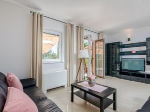 23367601-Ferienwohnung-5-Malinska-300x225-2