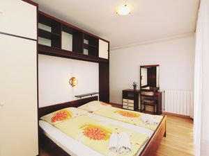 23368268-Ferienwohnung-4-Malinska-300x225-4