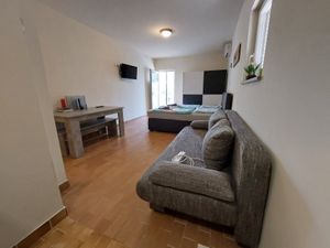 23373190-Ferienwohnung-3-Malinska-300x225-1